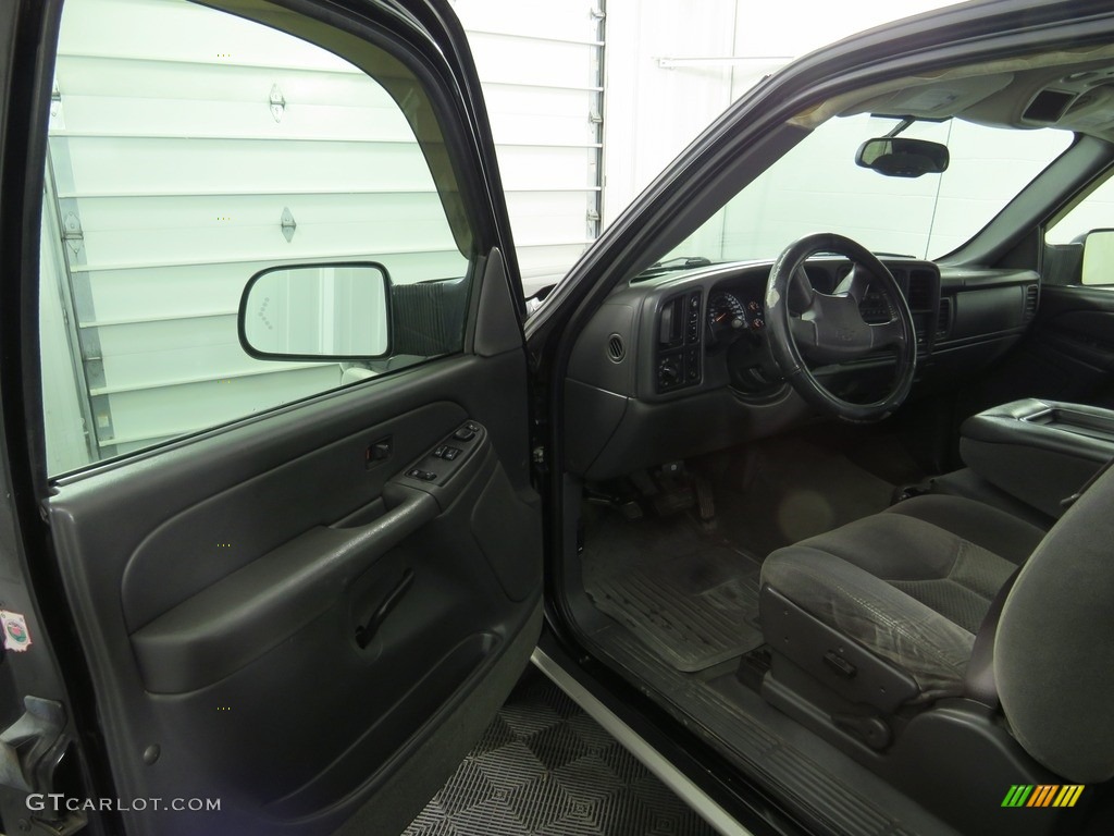 2004 Silverado 1500 LS Extended Cab 4x4 - Black / Dark Charcoal photo #14