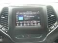 Sting-Gray - Cherokee Latitude Plus 4x4 Photo No. 16