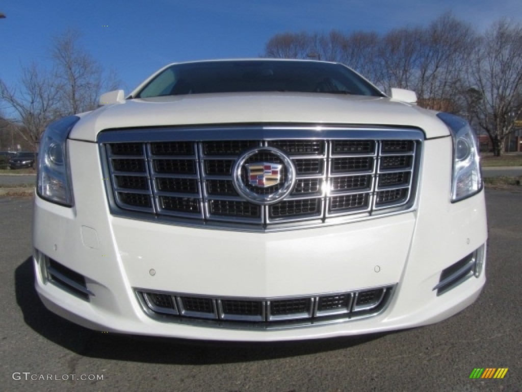 2014 XTS Luxury FWD - White Diamond Tricoat / Caramel/Jet Black photo #4