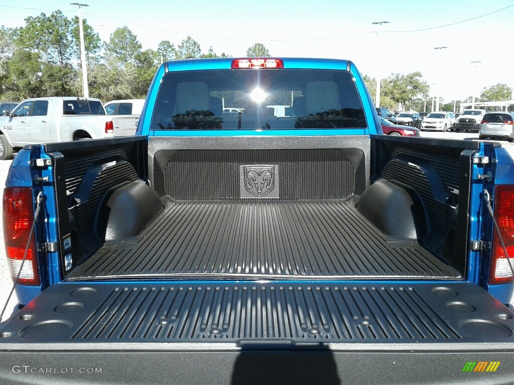 2019 1500 Classic Express Crew Cab - Blue Streak Pearl / Black/Diesel Gray photo #19