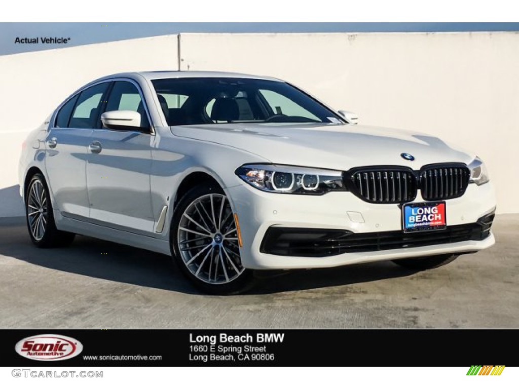 2019 5 Series 530e iPerformance Sedan - Alpine White / Night Blue photo #1