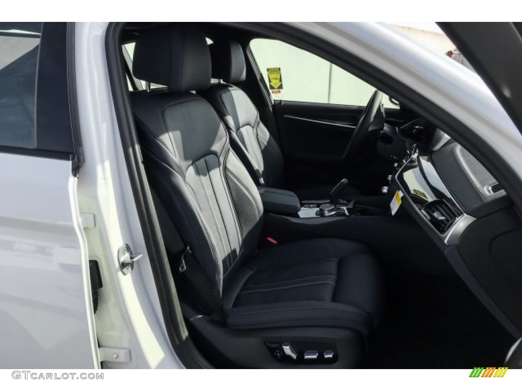 2019 5 Series M550i xDrive Sedan - Alpine White / Night Blue photo #2