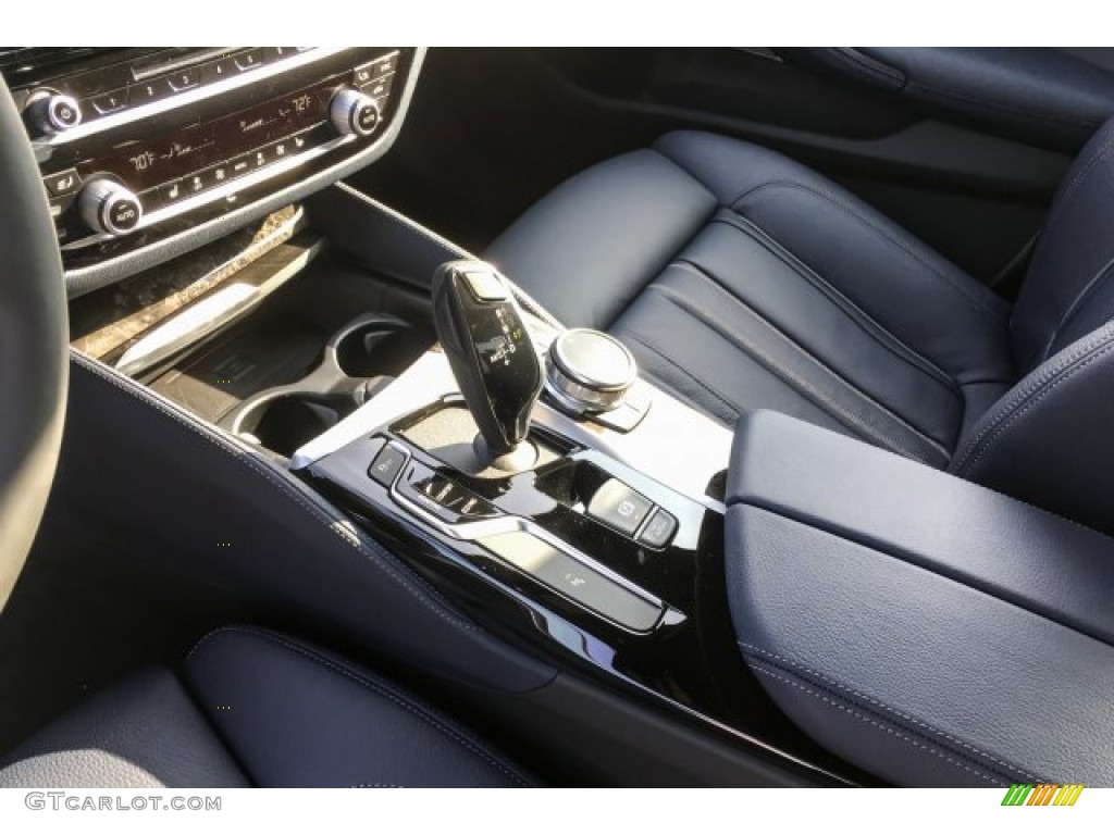 2019 BMW 5 Series M550i xDrive Sedan Controls Photo #131381555