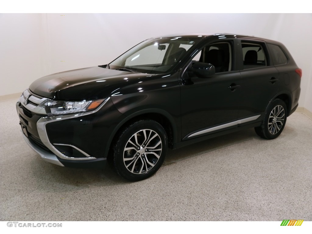2018 Mitsubishi Outlander ES Exterior Photos