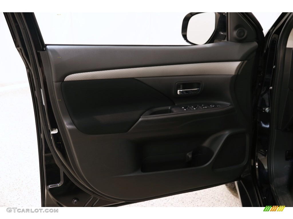 2018 Mitsubishi Outlander ES Black Door Panel Photo #131386968