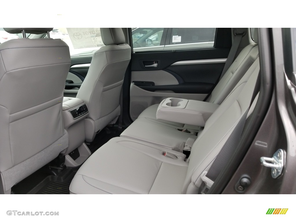 2019 Highlander Hybrid XLE AWD - Predawn Gray Mica / Ash photo #3