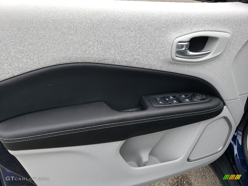 2019 Compass Latitude 4x4 - Jazz Blue Pearl / Black/Ski Gray photo #8