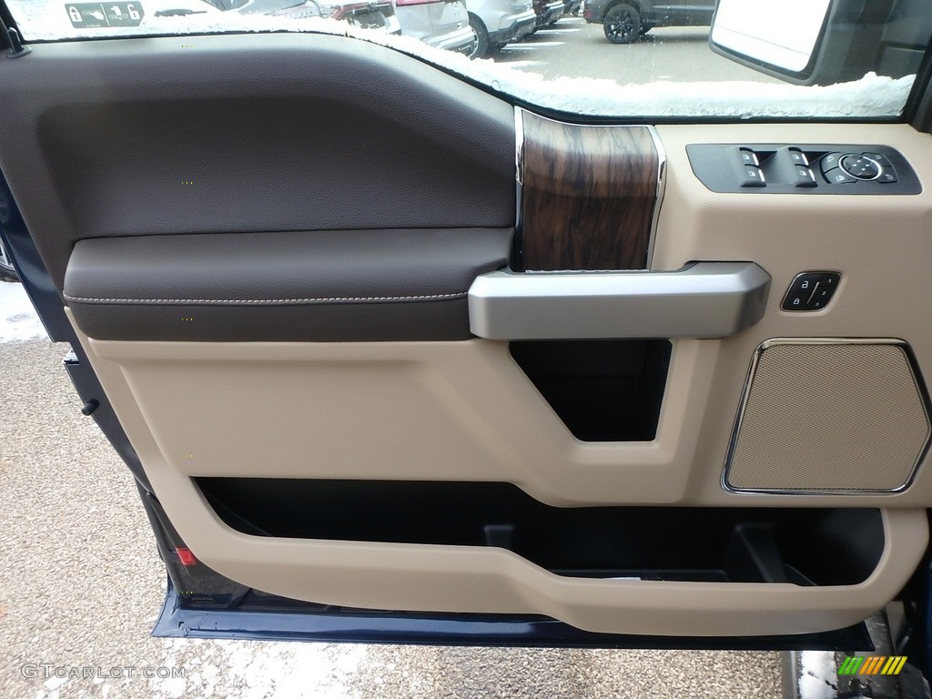2019 Ford F150 XL SuperCab 4x4 Light Camel Door Panel Photo #131392800