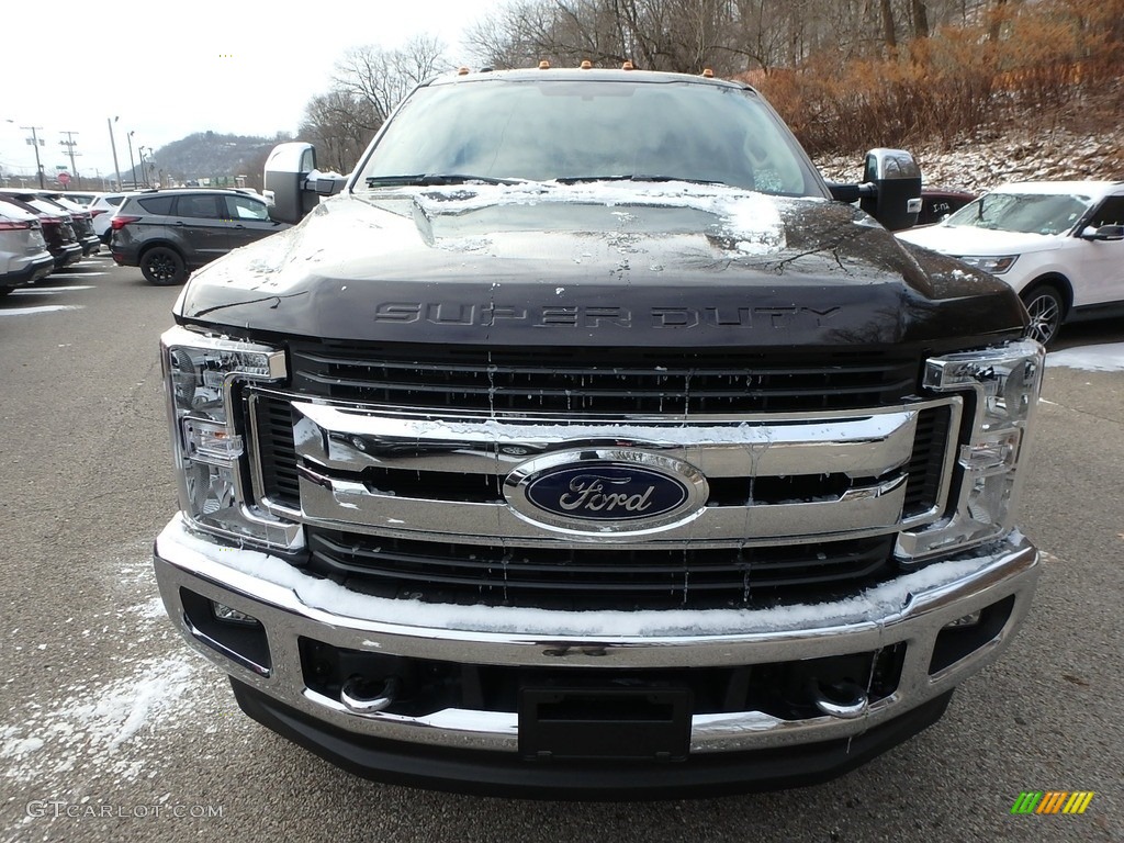 2019 F250 Super Duty XLT Crew Cab 4x4 - Magma Red / Camel photo #7