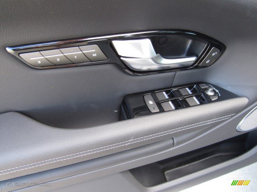 2019 Land Rover Range Rover Evoque SE Controls Photo #131397399