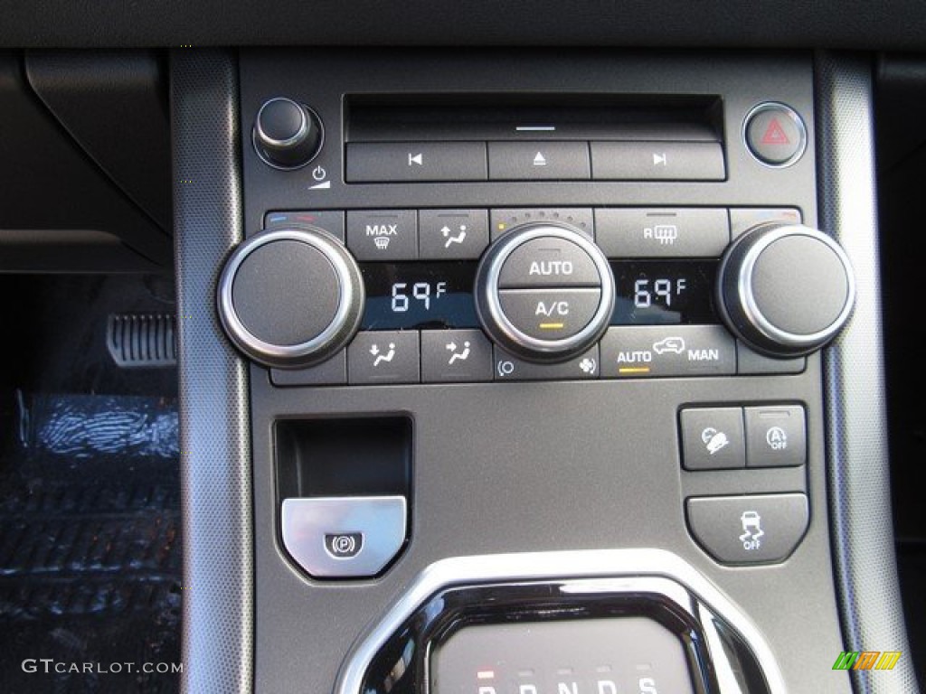 2019 Land Rover Range Rover Evoque SE Controls Photo #131397606
