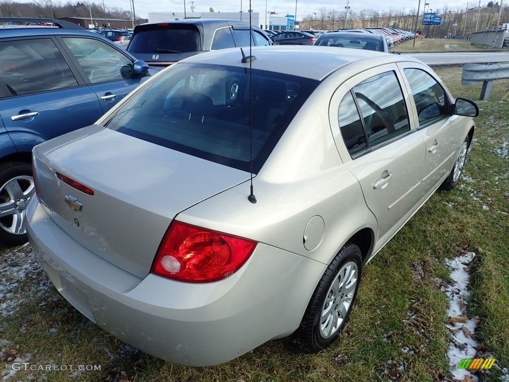 2009 Cobalt LT Sedan - Gold Mist Metallic / Ebony photo #4