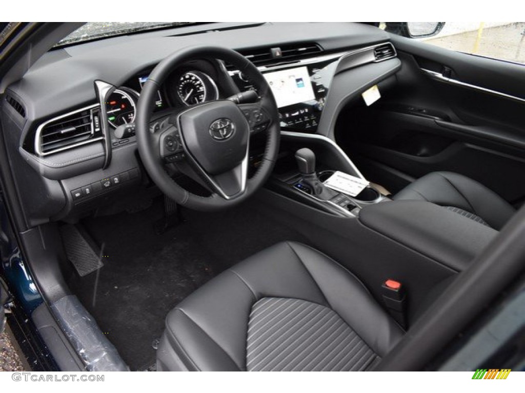 Black Interior 2019 Toyota Camry Hybrid LE Photo #131399361