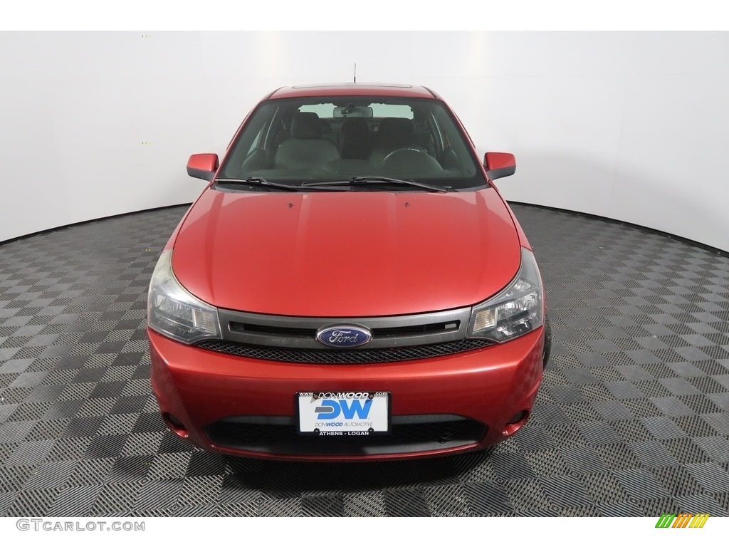 2010 Focus SE Coupe - Sangria Red Metallic / Charcoal Black photo #7