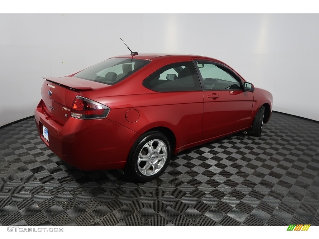 2010 Focus SE Coupe - Sangria Red Metallic / Charcoal Black photo #20