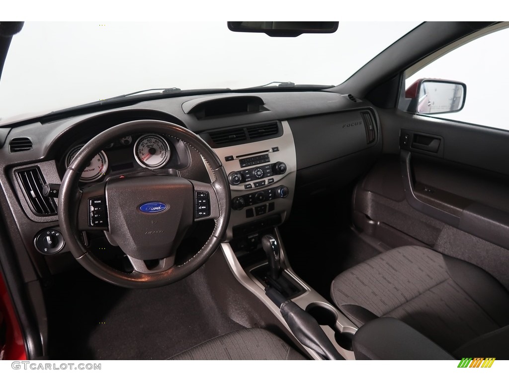 2010 Focus SE Coupe - Sangria Red Metallic / Charcoal Black photo #32