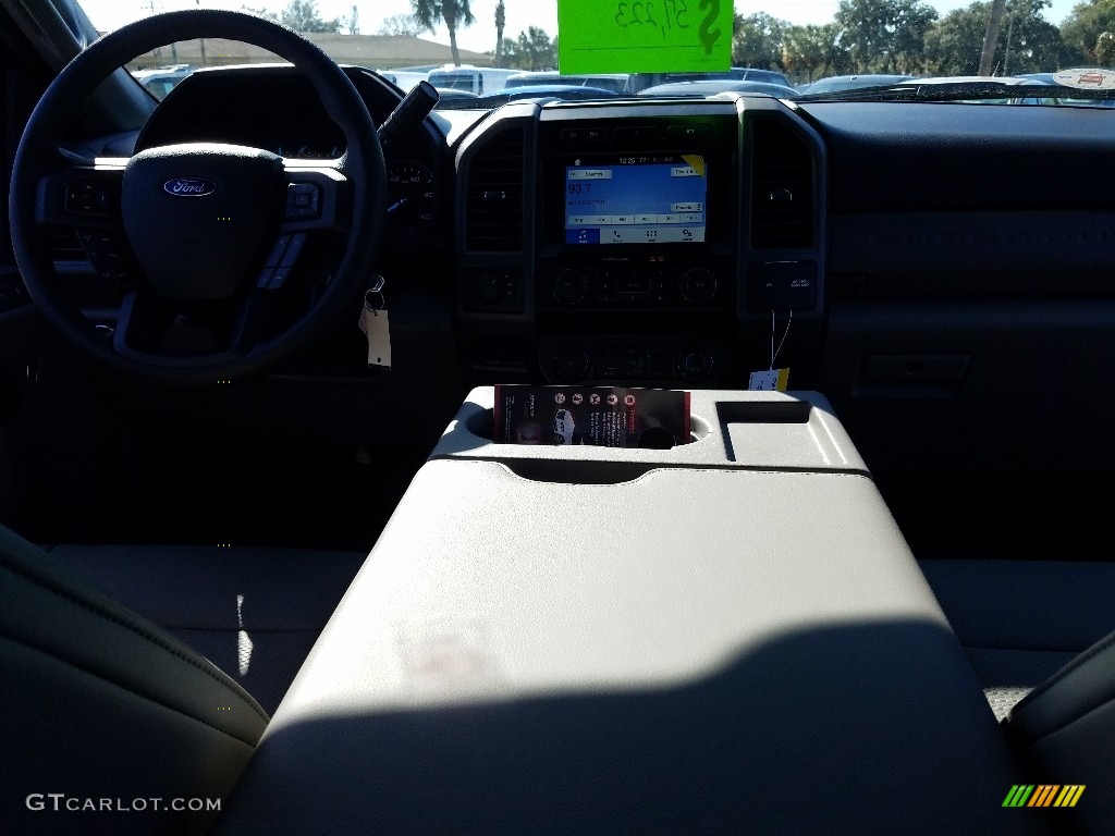 2019 F350 Super Duty XL Crew Cab 4x4 - Blue Jeans / Earth Gray photo #13