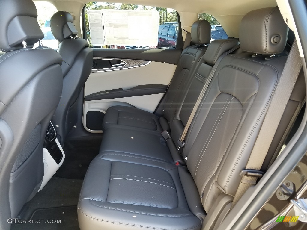 Coffee Interior 2019 Lincoln Nautilus Reserve Photo #131405409