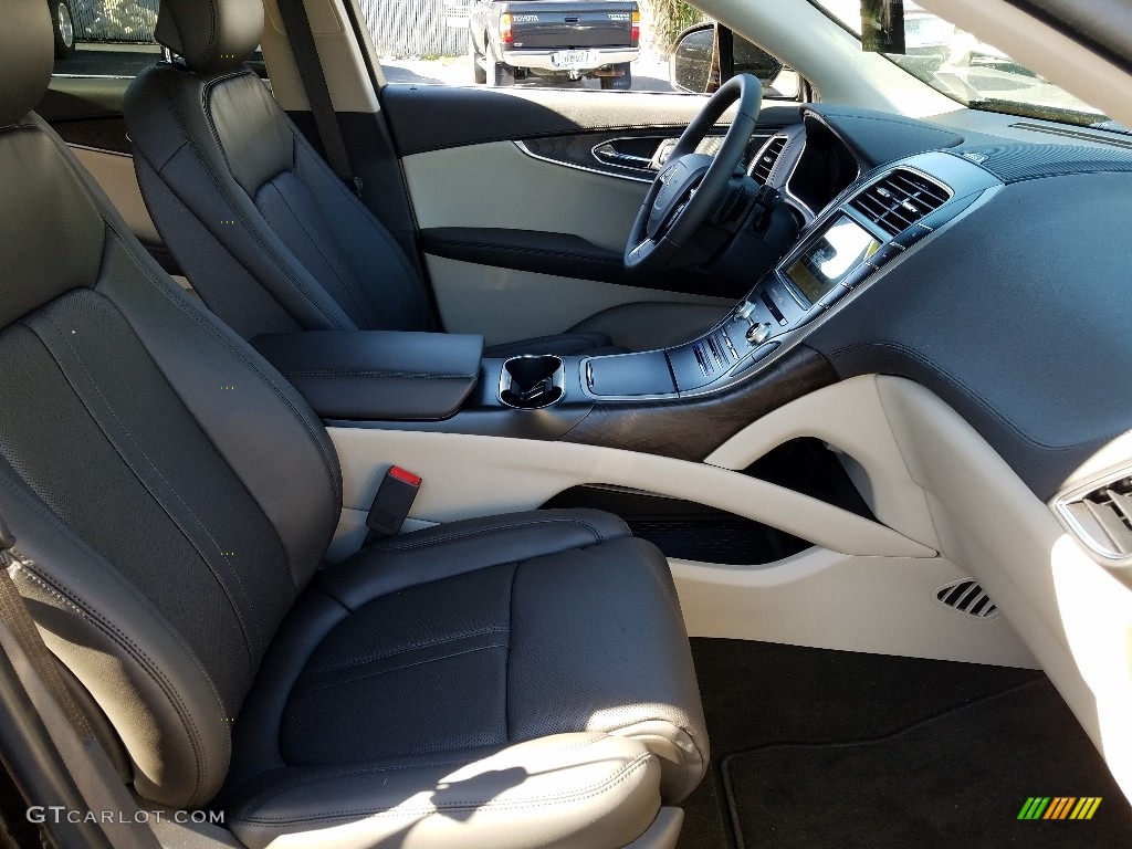 2019 Lincoln Nautilus Reserve Front Seat Photo #131405463