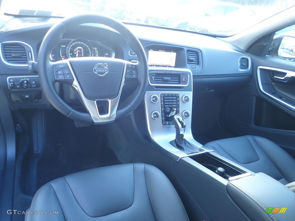 2018 V60 Cross Country T5 AWD - Osmium Grey Metallic / Off Black photo #17