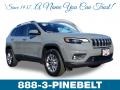 Sting-Gray - Cherokee Latitude Plus 4x4 Photo No. 1