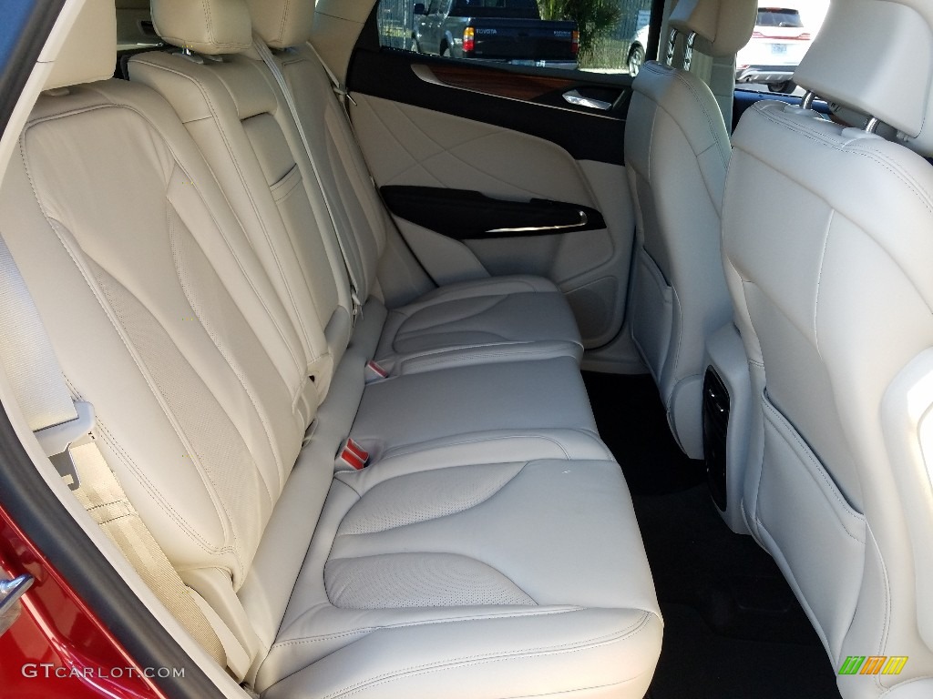 2019 Lincoln MKC Select Rear Seat Photos
