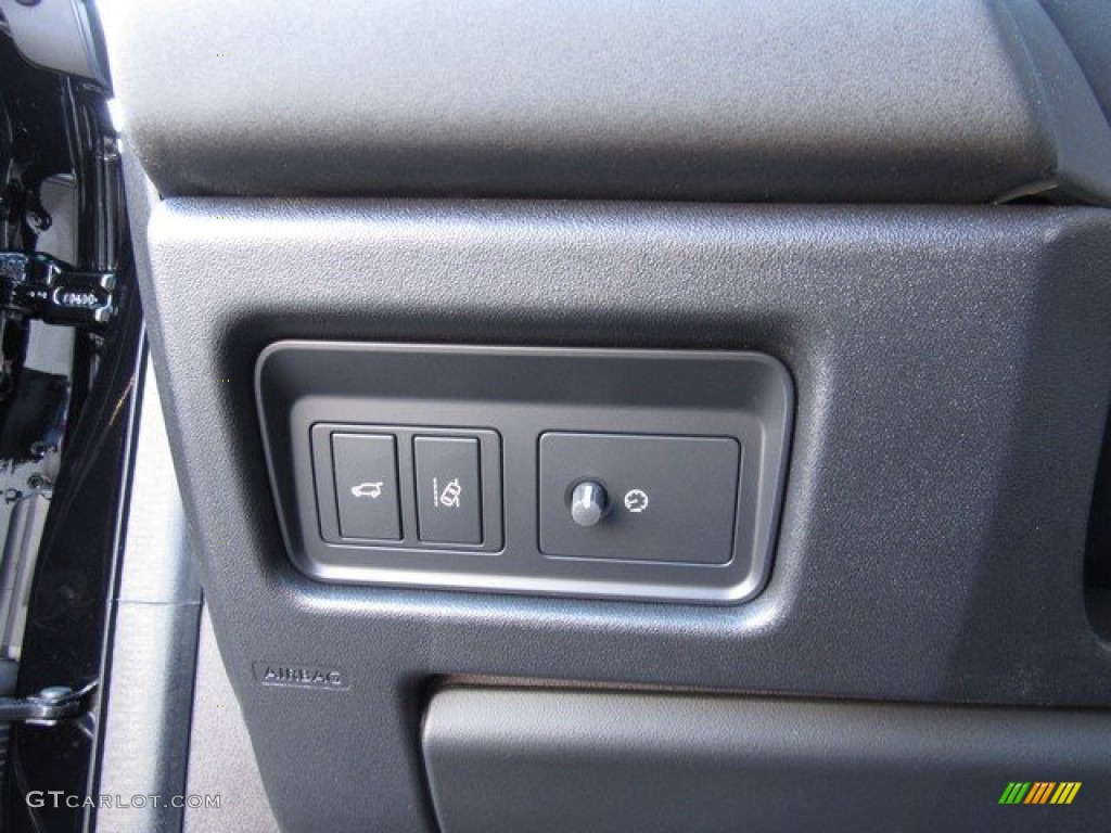 2019 Land Rover Discovery Sport HSE Controls Photo #131421677