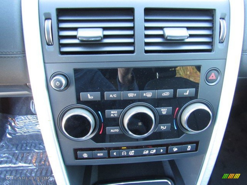 2019 Land Rover Discovery Sport HSE Controls Photo #131421734