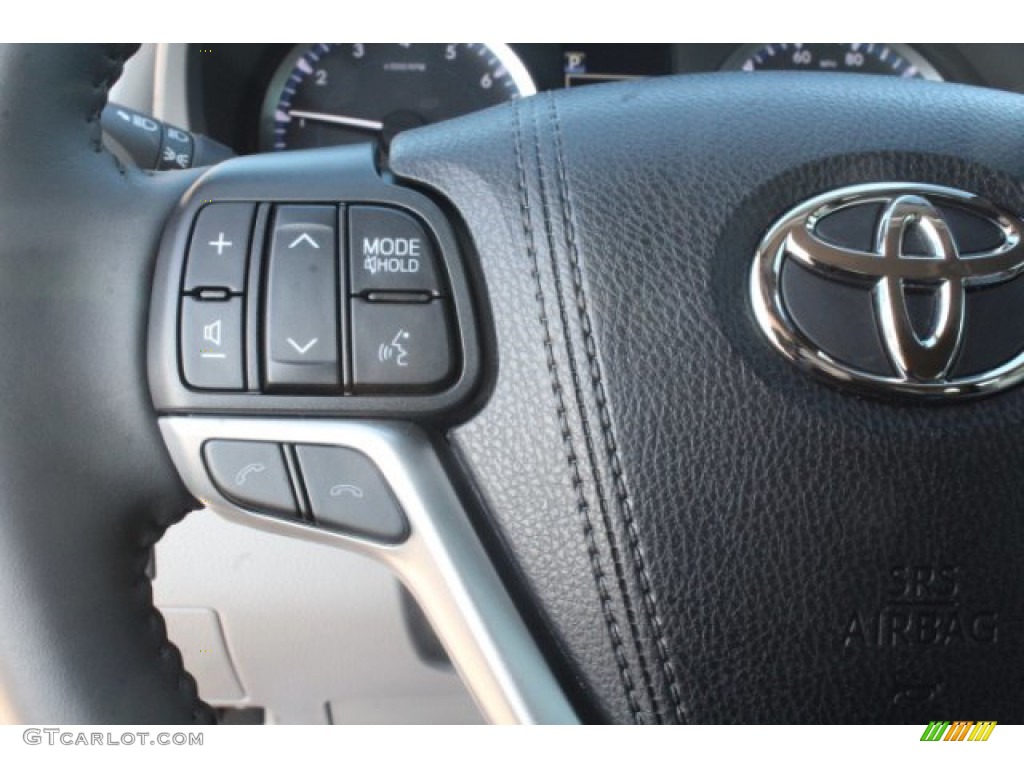 2019 Toyota Highlander LE Plus Ash Steering Wheel Photo #131426848