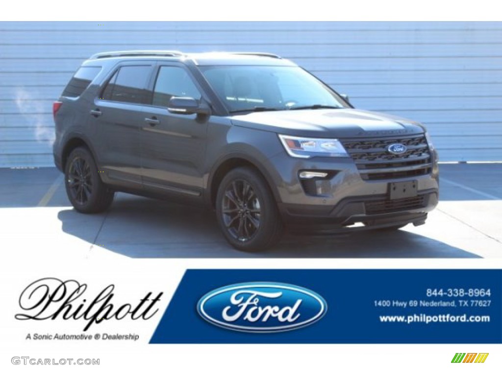 Magnetic Ford Explorer