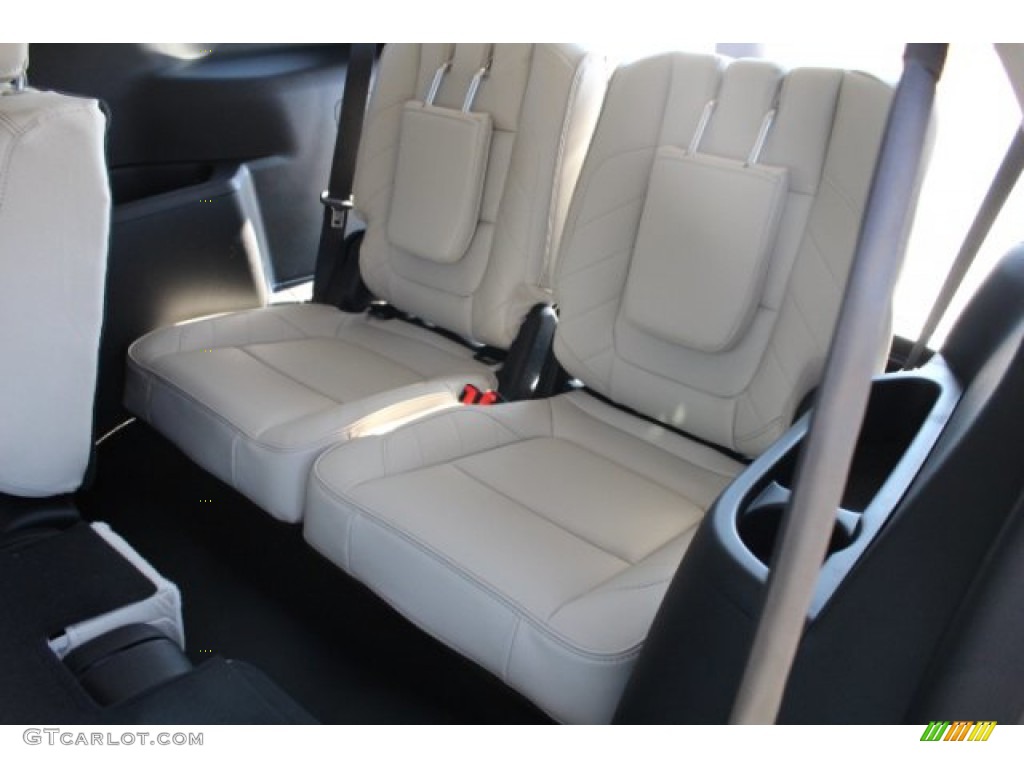 2019 Explorer Limited - White Platinum / Medium Soft Ceramic photo #20
