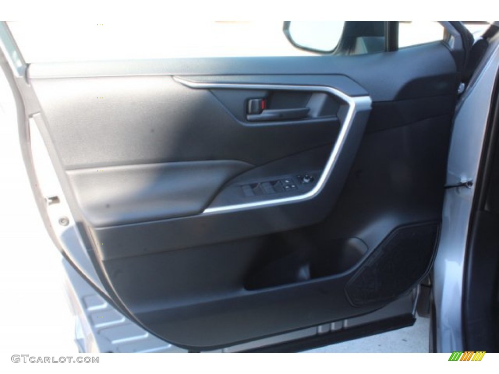 2019 RAV4 LE - Silver Sky Metallic / Black photo #9