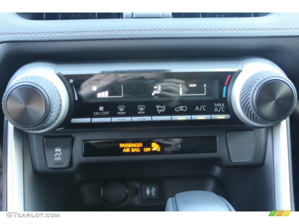 2019 RAV4 LE - Silver Sky Metallic / Black photo #13