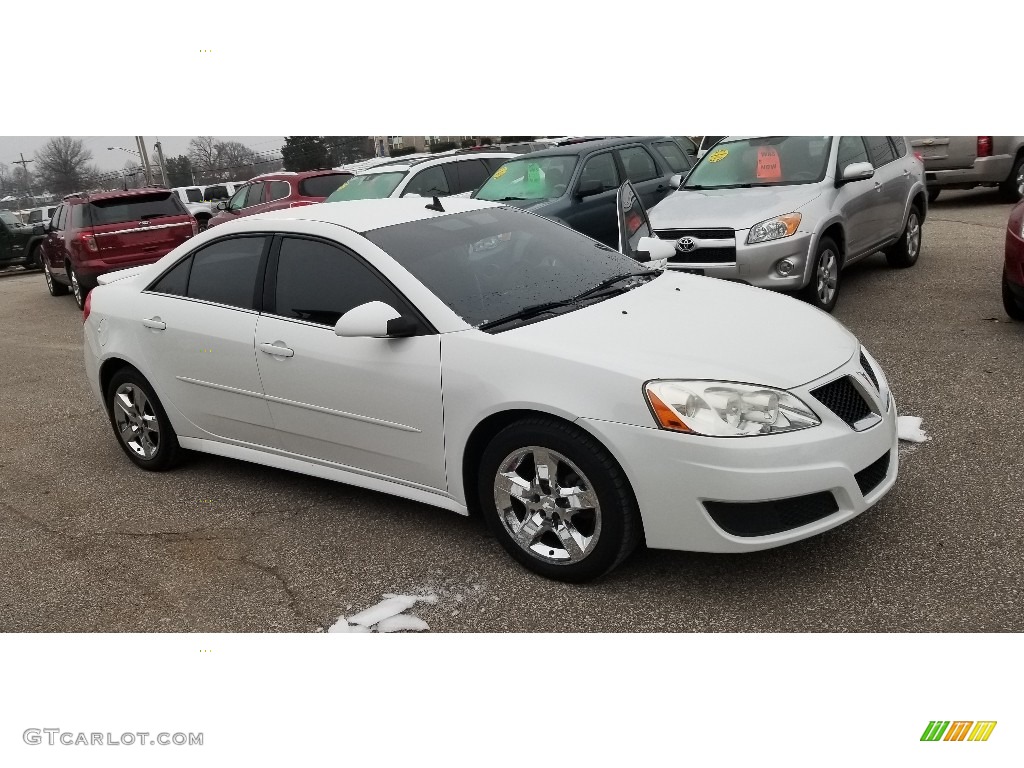 2010 G6 Sedan - Summit White / Ebony photo #16