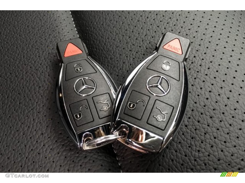 2019 Mercedes-Benz GLC 300 Keys Photos