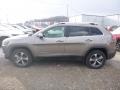 2019 Light Brownstone Pearl Jeep Cherokee Limited 4x4  photo #3