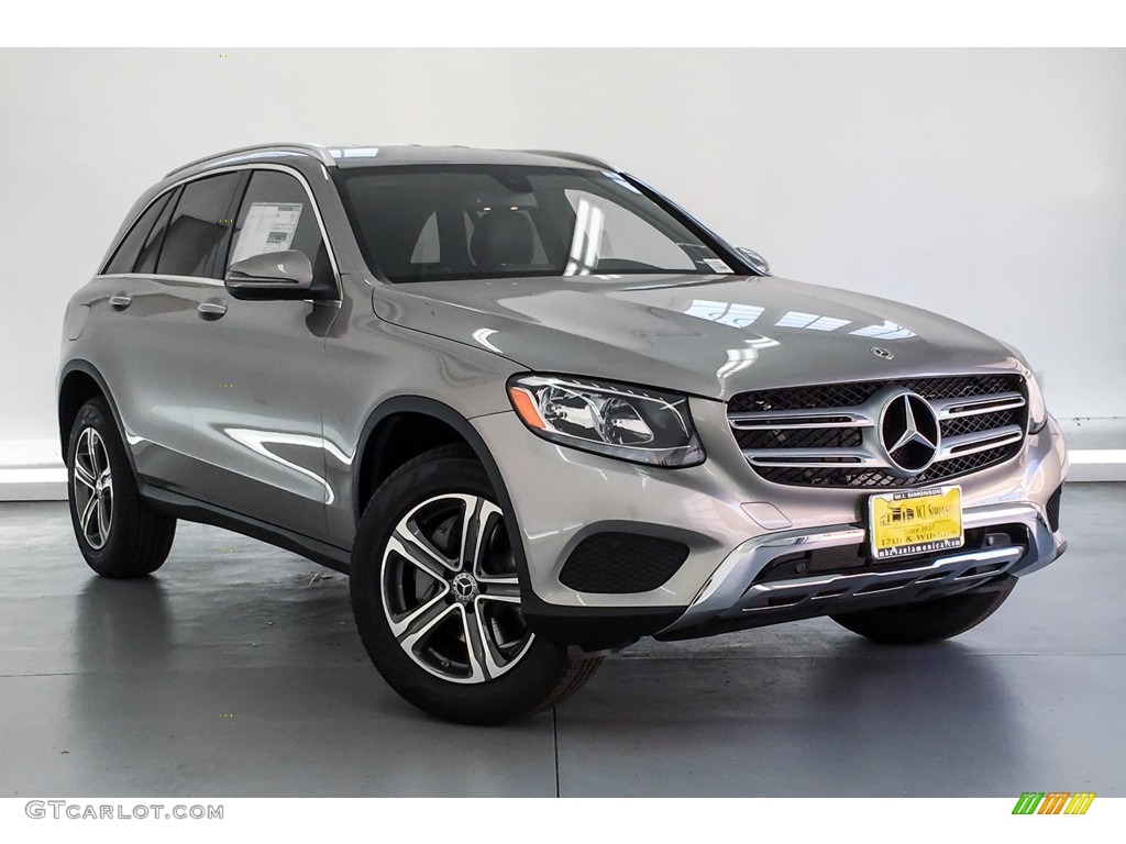 2019 GLC 300 - Mojave Silver Metallic / Black photo #12