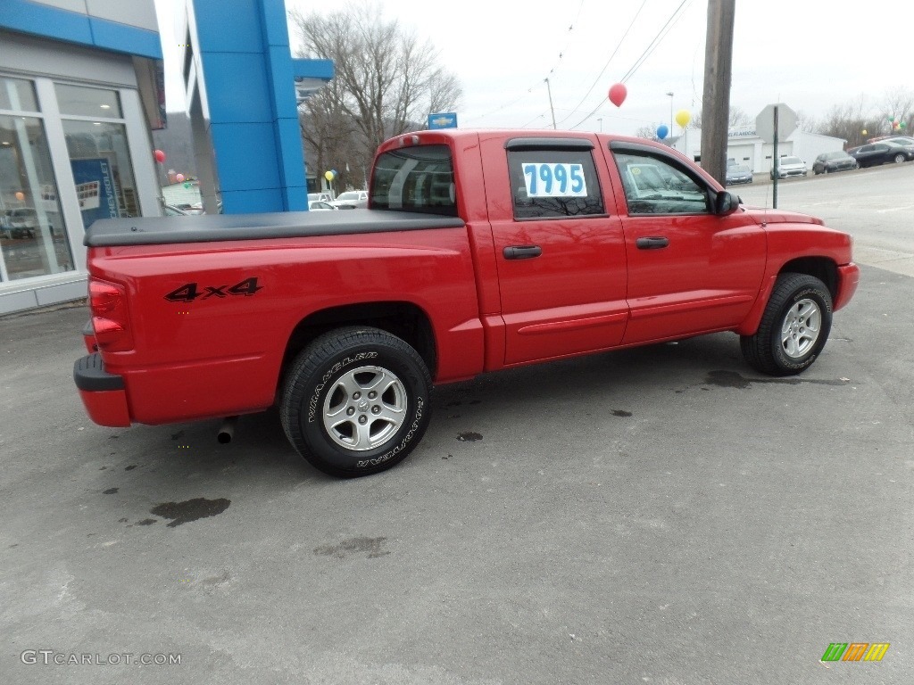 2005 Dakota SLT Quad Cab 4x4 - Flame Red / Medium Slate Gray photo #10