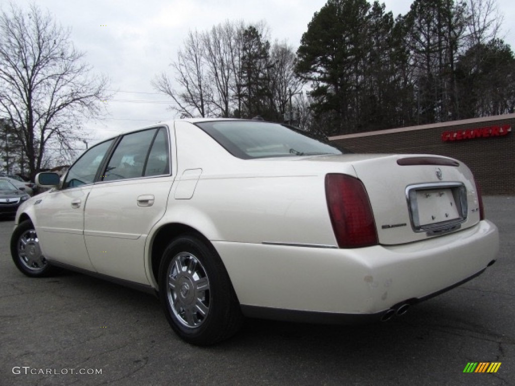 2003 DeVille Sedan - White Diamond / Dark Gray photo #8