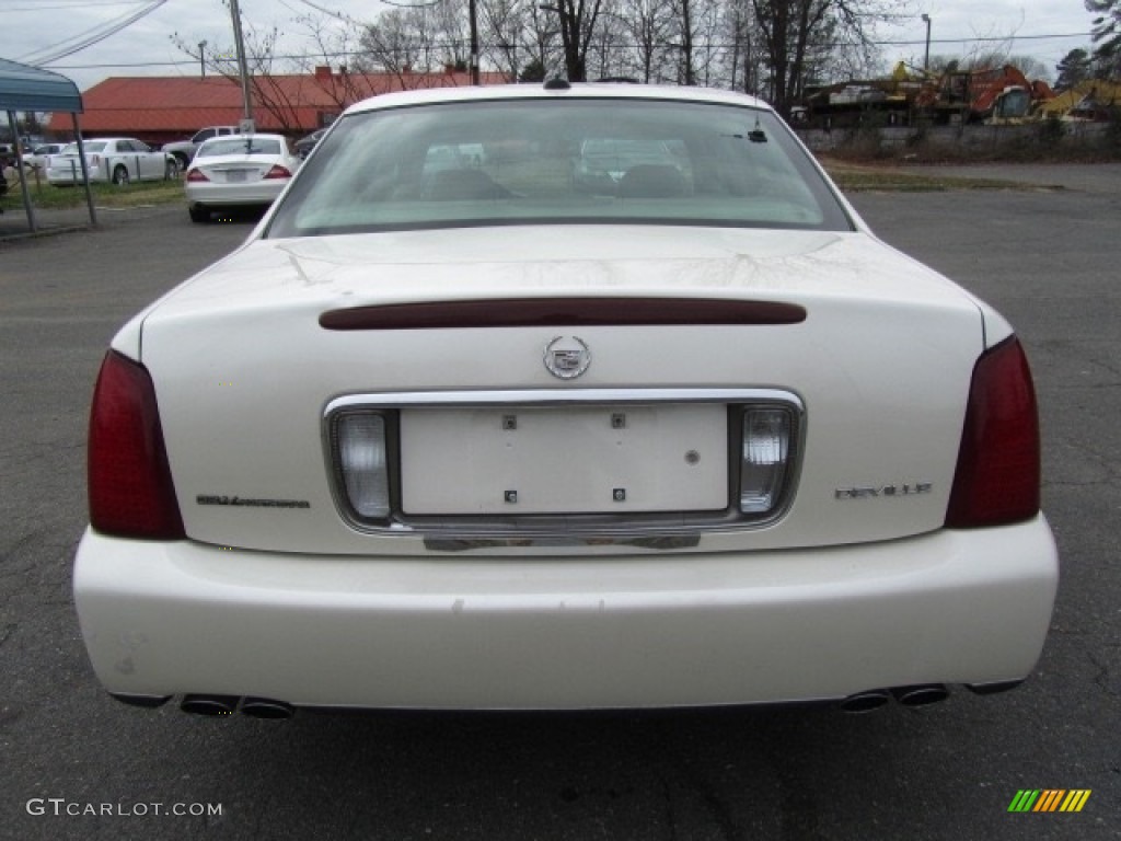 2003 DeVille Sedan - White Diamond / Dark Gray photo #9