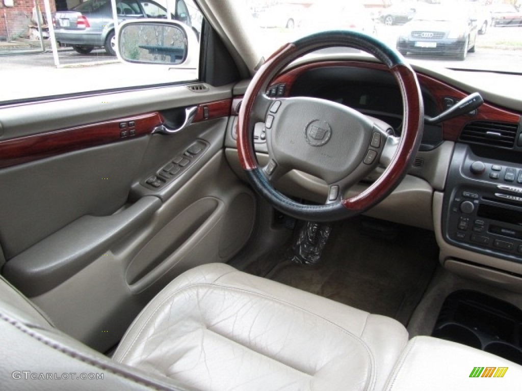 2003 DeVille Sedan - White Diamond / Dark Gray photo #12