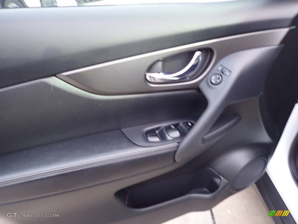 2014 Rogue SV AWD - Moonlight White / Charcoal photo #18