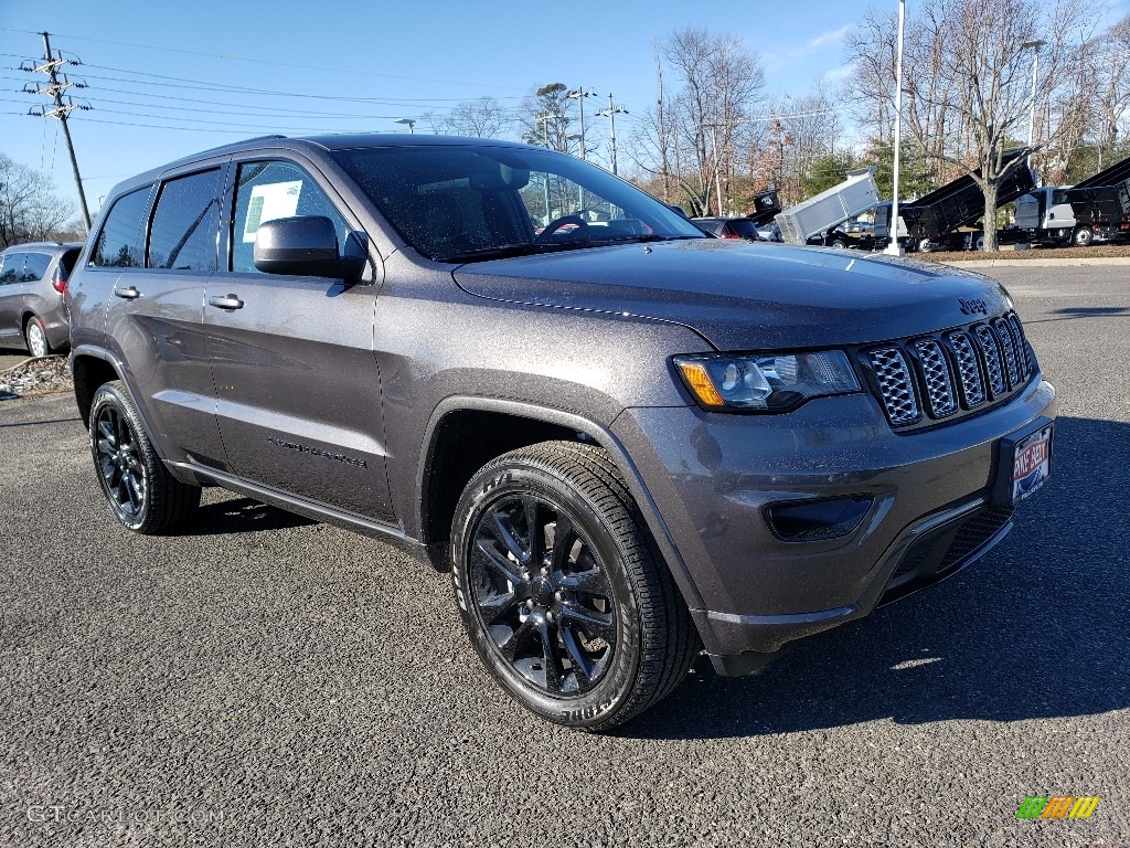 Granite Crystal Metallic Jeep Grand Cherokee