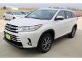 2019 Blizzard Pearl White Toyota Highlander XLE  photo #4