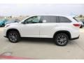 2019 Blizzard Pearl White Toyota Highlander XLE  photo #6