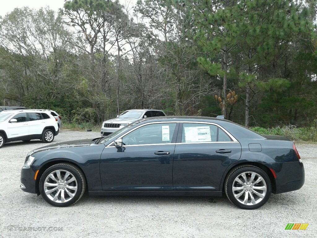 Maximum Steel Metallic 2019 Chrysler 300 Touring Exterior Photo #131465616
