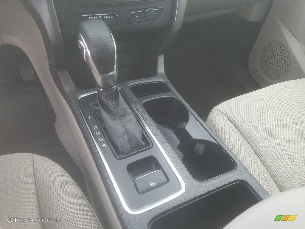 2019 Escape SE - Oxford White / Medium Light Stone photo #17