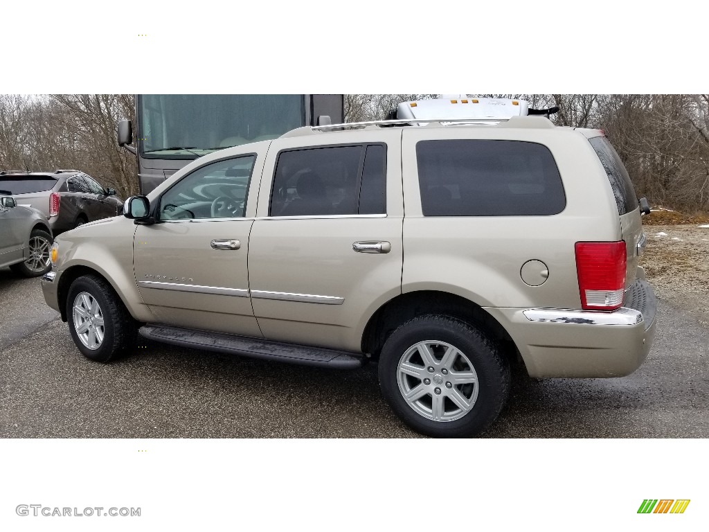 2008 Aspen Limited 4WD - Light Sandstone Metallic / Light Graystone photo #2