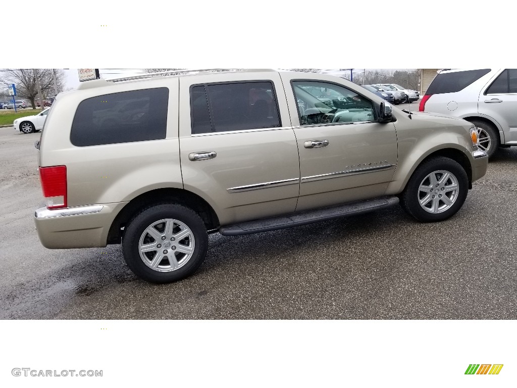 2008 Aspen Limited 4WD - Light Sandstone Metallic / Light Graystone photo #8
