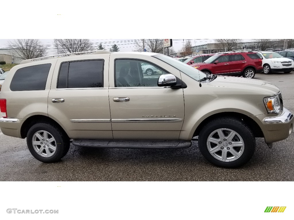 2008 Aspen Limited 4WD - Light Sandstone Metallic / Light Graystone photo #23